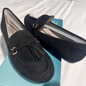 Gush Tassel Loafer - Wide Width Available (Women)
